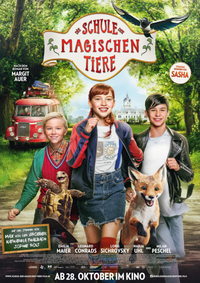 Kendra Und Ihre Freundin Machen Miteinander Herum Kendra Und Ihre Freundin Machen Miteinander Herum